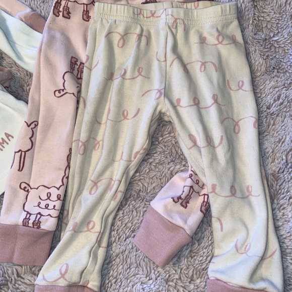 Pajamas Set - Picture 3 of 3